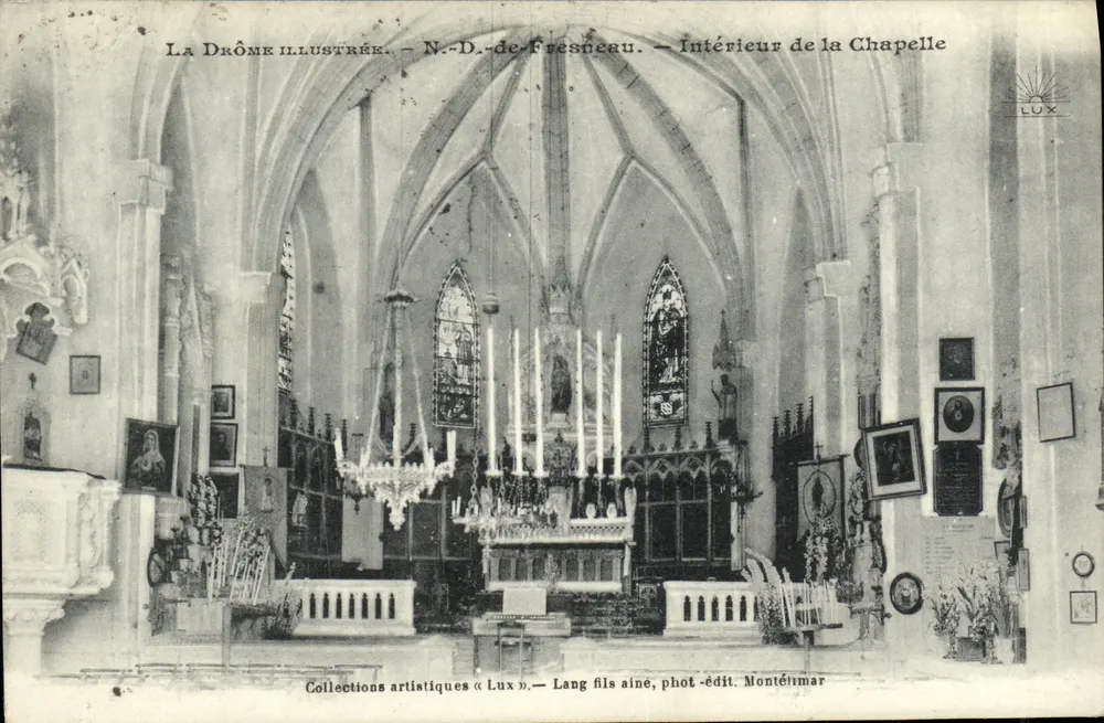 N.-D.-de-Fresneau — Innenansicht der Kapelle — Künstlerische Sammlungen « Lux » — Lang fils aîné, Fotograf-Verleger Montélimar - Vorderseite