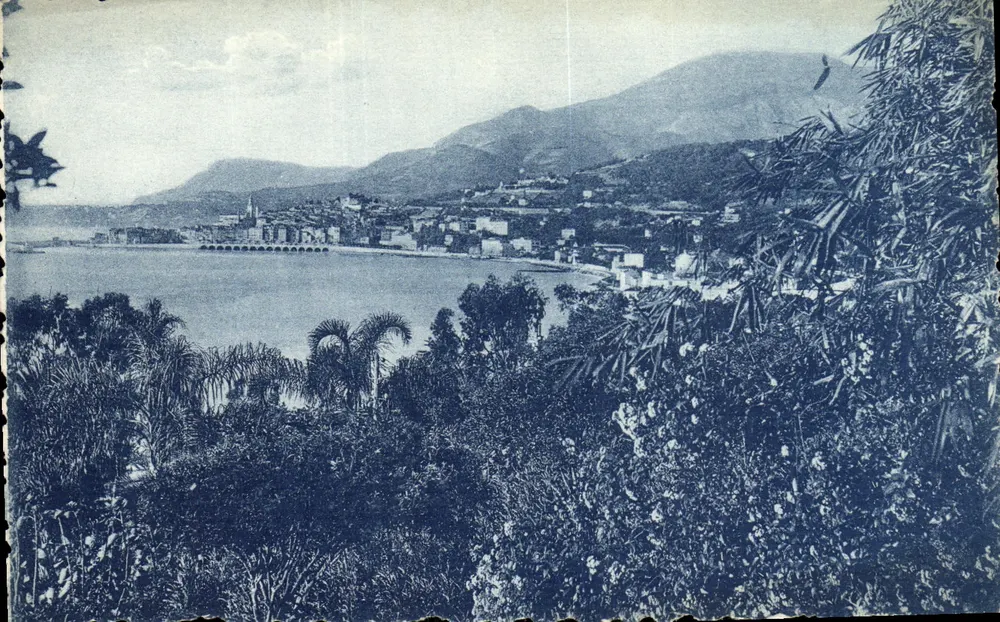 Menton ou dos Jardins de Garavan — vista panorâmica — editada pela Agence Nationale des Capucins, Paris - Frente