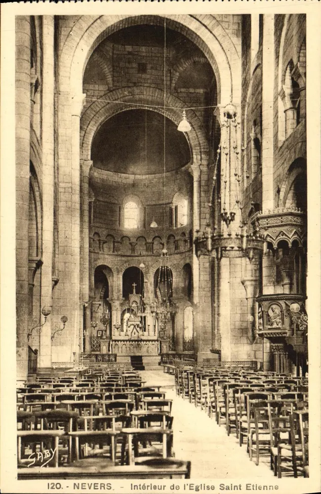 Nevers - Interior da Igreja São Etienne — Saby, n°120 - Frente