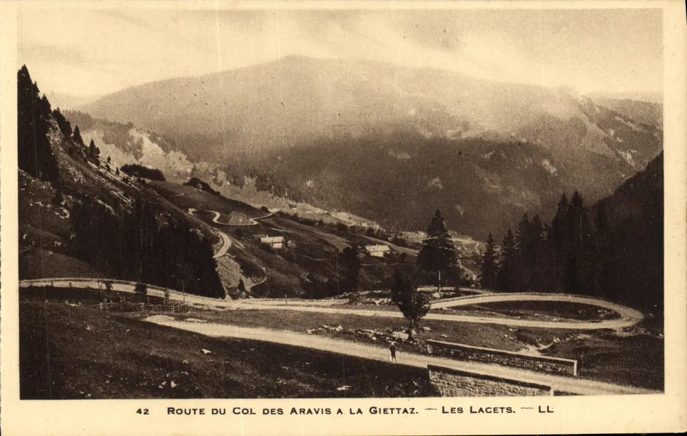 Route des Col des Aravis nach Giettaz — Die Kurven — LL - Vorderseite