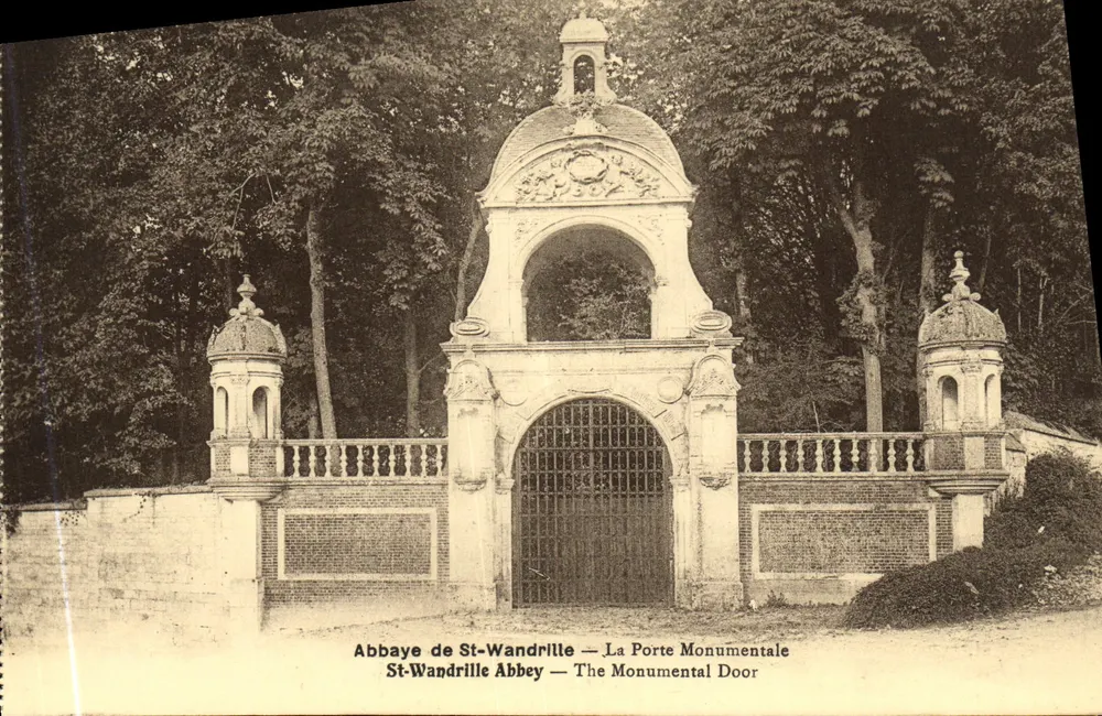Abadia de St-Wandrille — A Porta Monumental — Maison Delamare, Yvetot - Frente