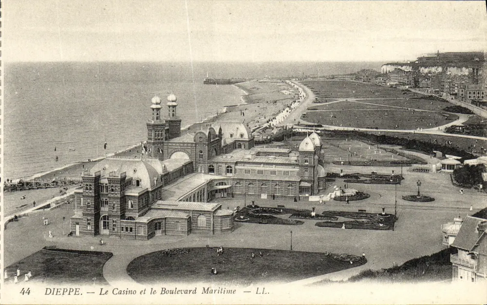 Dieppe — Das Casino und der Maritime Boulevard — LL.. - Vorderseite