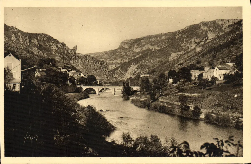 Gorges do Tarn — O Village das Vignes — Éditions d'Art YVON - Frente