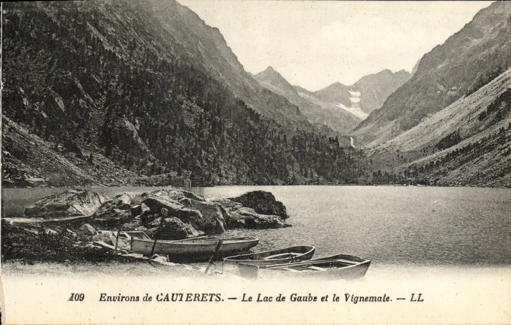 Umgebung von CAUERETS — See Gaube und Berg Vignemale — LL - Vorderseite