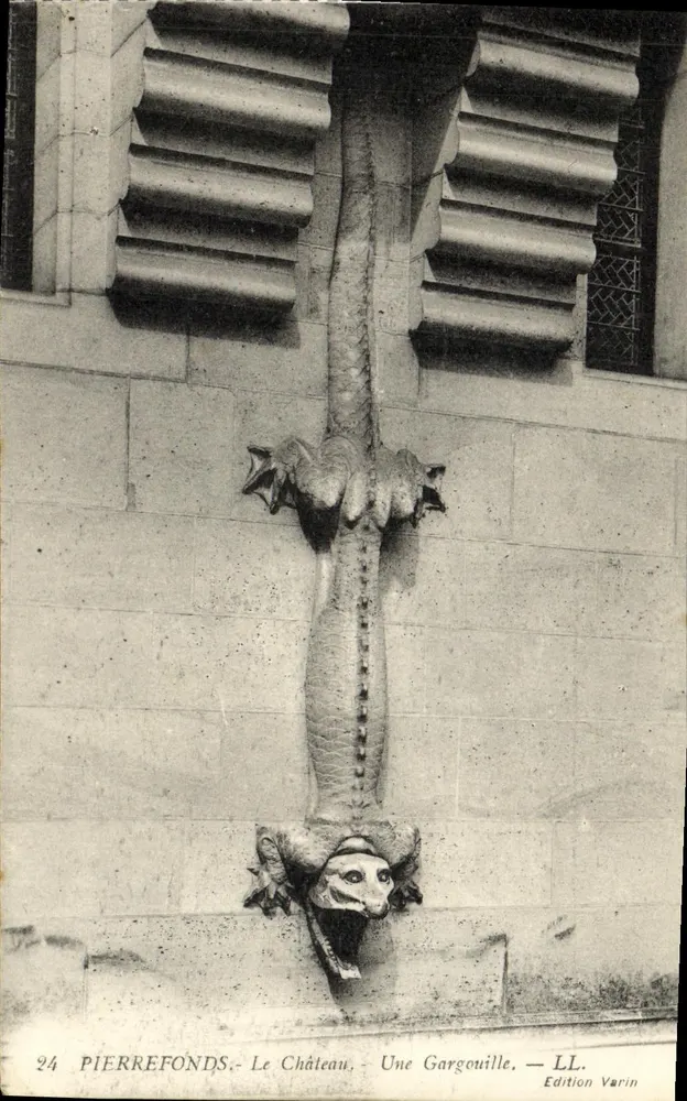 Pierrefonds - O Castelo - Uma Gargouille — Edição Varin - Frente