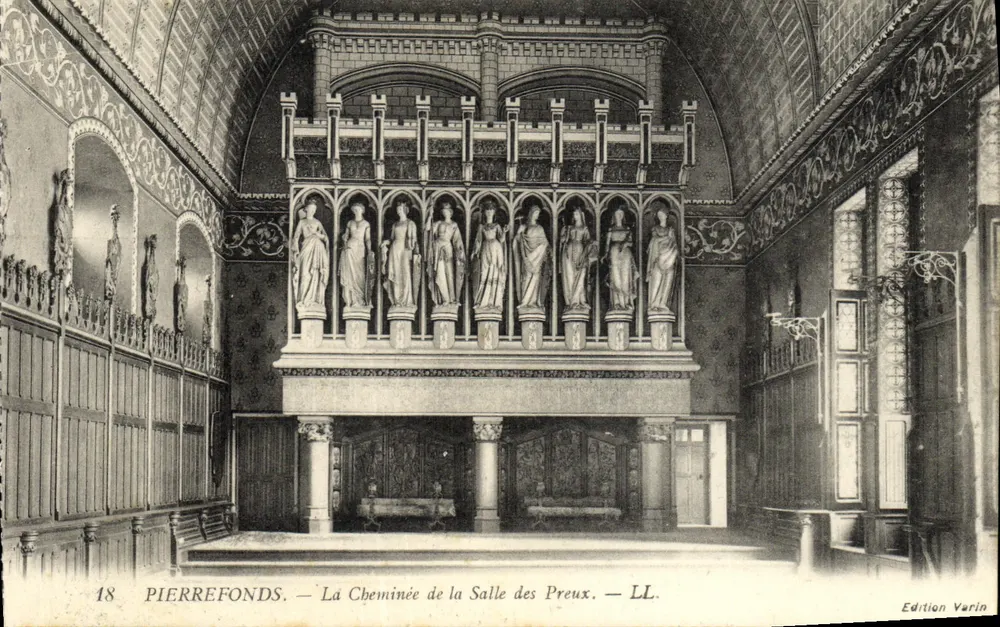 Pierrefonds — Die Kamin der Salle des Preux — Edition Varin, n°18 - Vorderseite