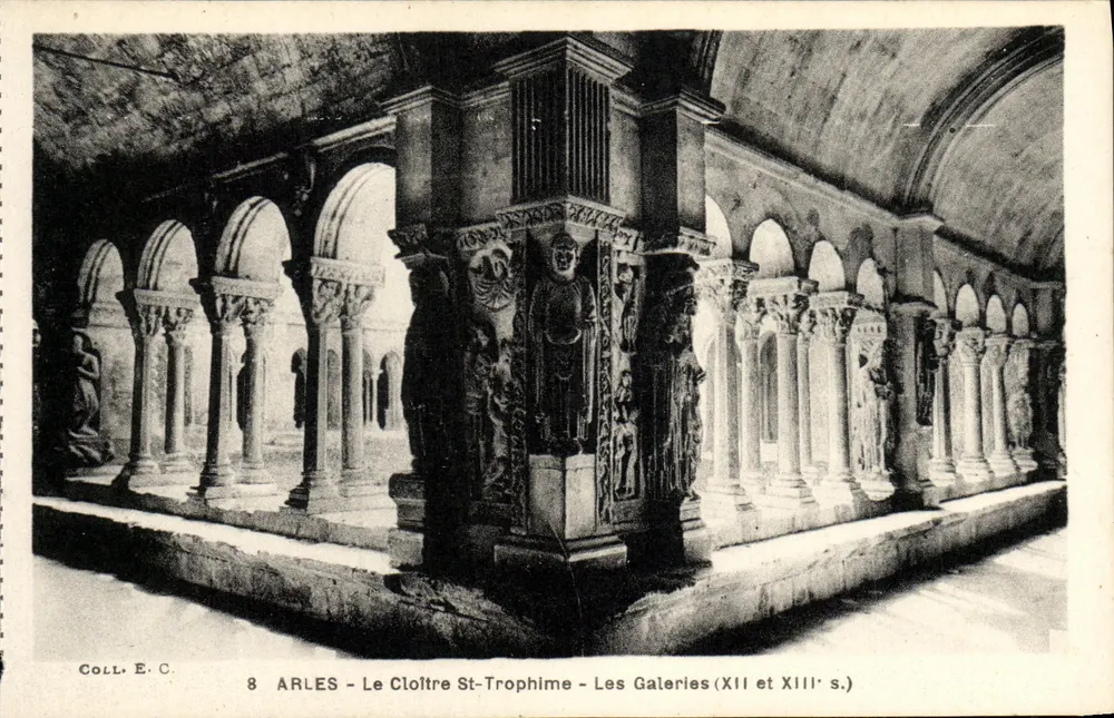 Arles - El Cloister St-Trophime - Las Galerías (siglos XII y XIII) - Anverso