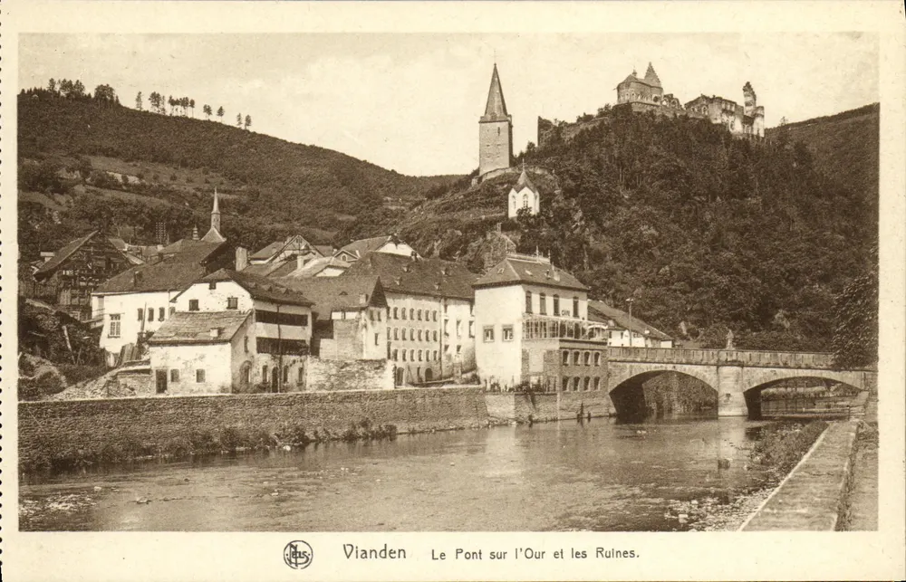 Vianden — Die Brücke über den Oure und die Ruinen — E.A. Schäack, Serie 6, Nr. 6 - Vorderseite