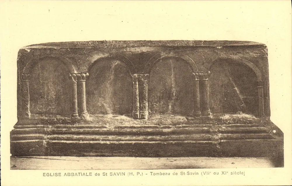 Túmulo de São Savin — Igreja Abacial de São Savin — H.P. — Século VII ou XI - Frente