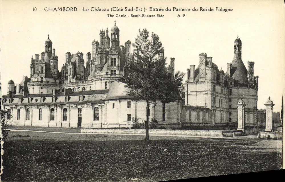 Chambord - Das Schloss (Südostseite) - Eingang zum Parterre des Königs von Polen - A. P. - Vorderseite