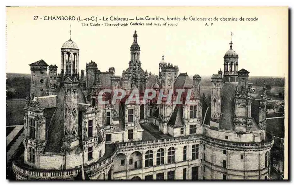 Chambord — Das Schloss — Die Dächer, umgeben von Galerien und Gängen - Vorderseite