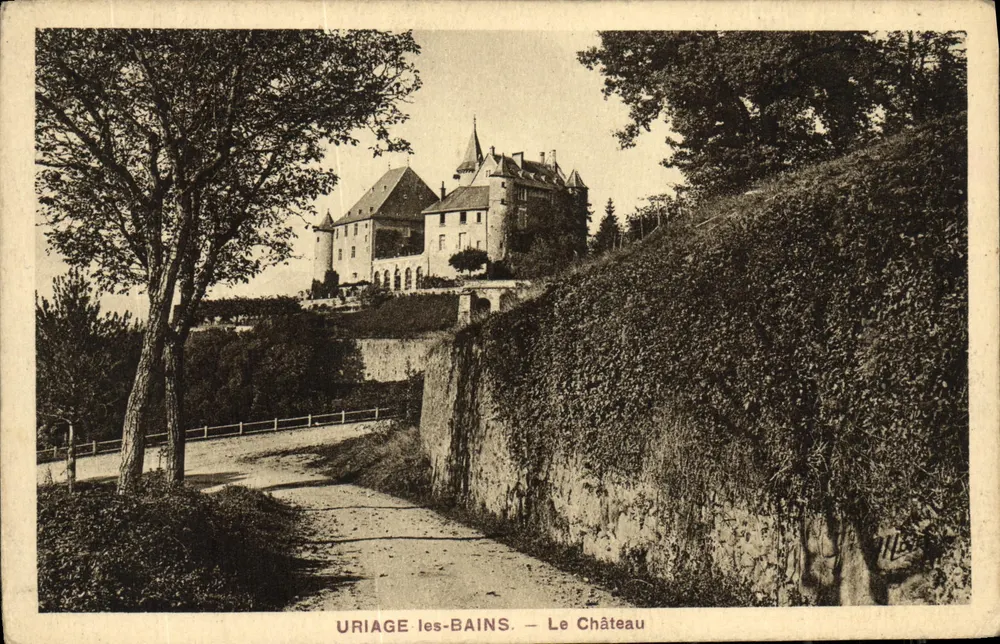 Uriage-les-Bains — O Castelo — Edição Nef, Grenoble - Frente