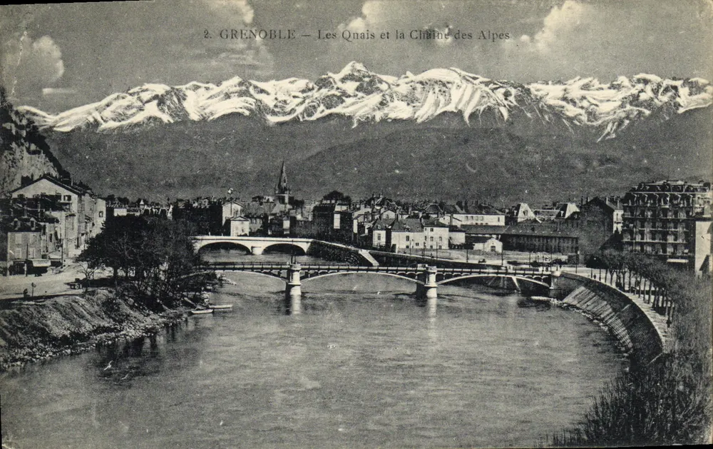 Grenoble — Die Quais und die Kette der Alpen — P. GAUDE, Fotografie-Verlag - Vorderseite