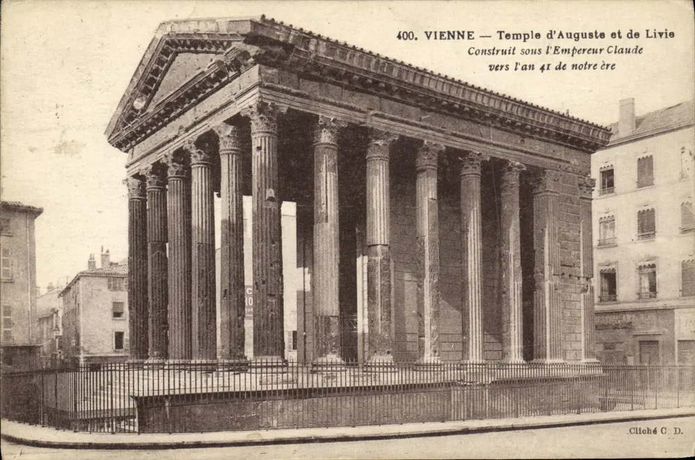 Wien — Tempel des Augustus und Livy — Errichtet unter Kaiser Claudius um das Jahr 41 n. Chr. - Vorderseite