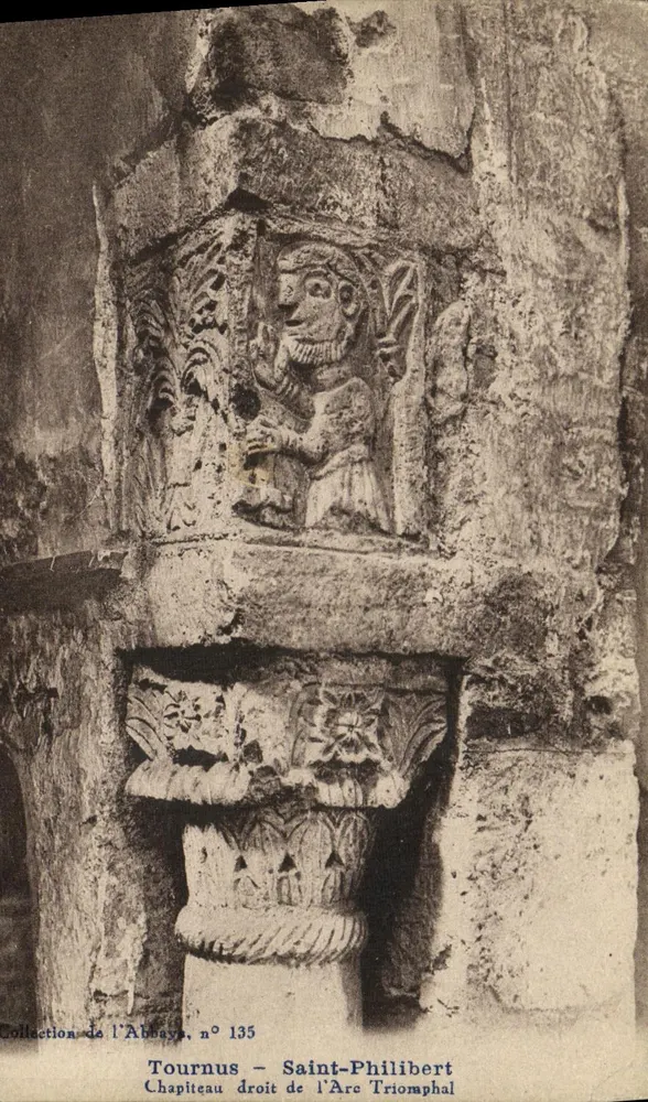 Tournus - Saint-Philibert - Rechter Kapitell des Triumphbogens — Sammlung der Abtei, n° 135 - Vorderseite