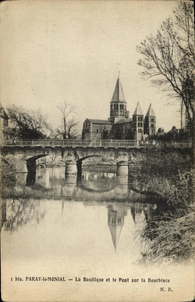 Paray-le-Monial — Die Basilika und die Brücke über die Bourbince — N. R. - Vorderseite