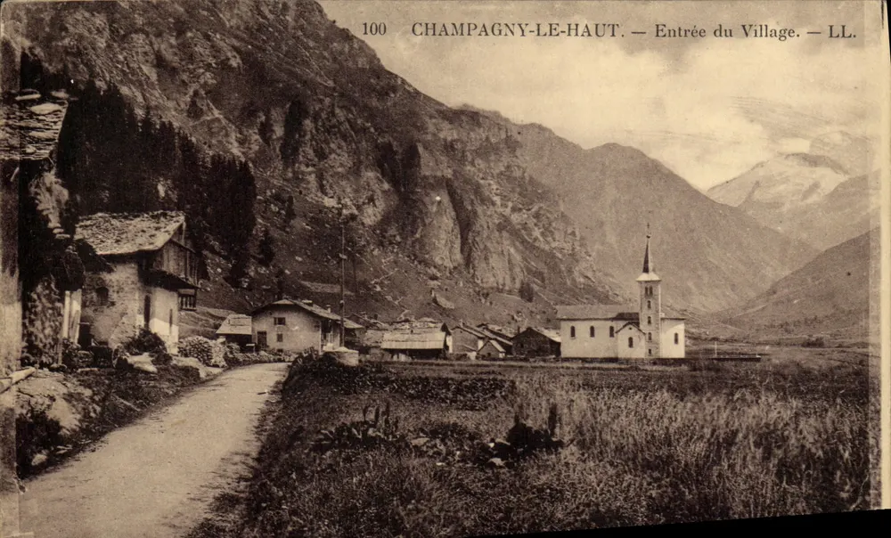 Champagny-le-Haut — Eingang zum Dorf — LL. - Vorderseite