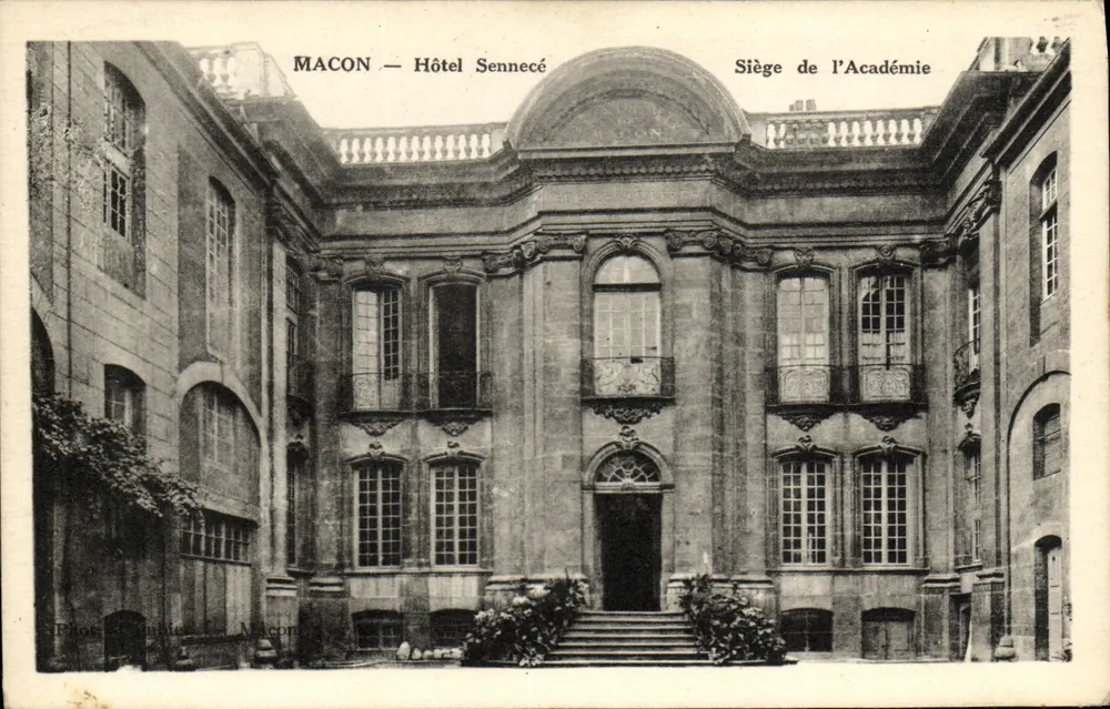 Macon — Hotel Sennecé — Sitz der Akademie - Vorderseite