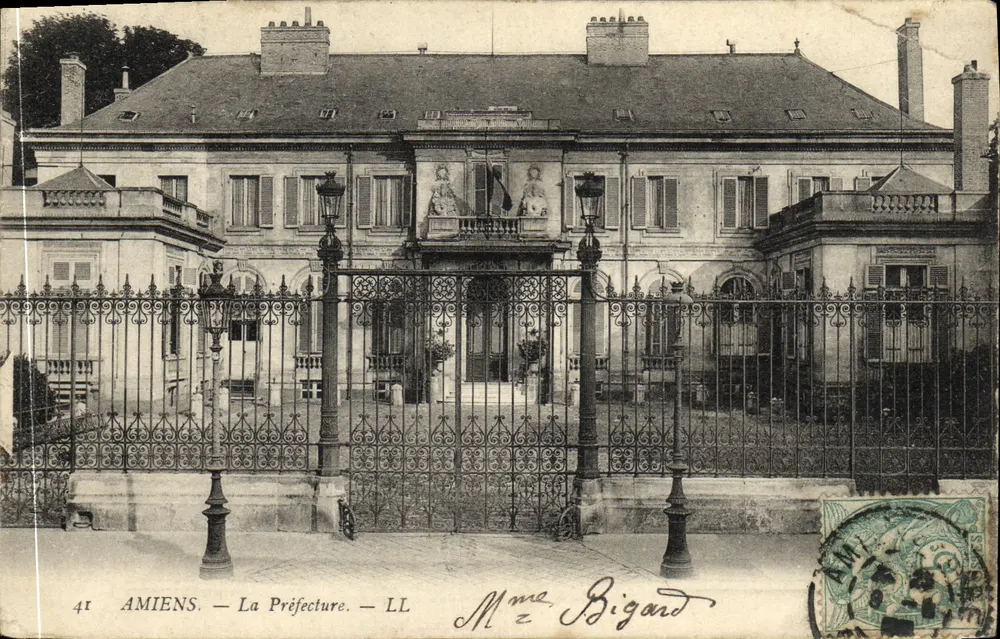 Amiens — La Préfecture — éditeur Mme Bigard, n° 41 - Frente