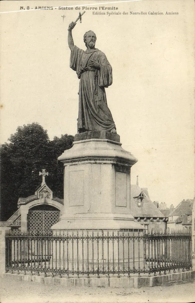 Amiens - Estátua de Pierre l'Ermité — Edição Especial das Novas Galerias, Amiens - Frente