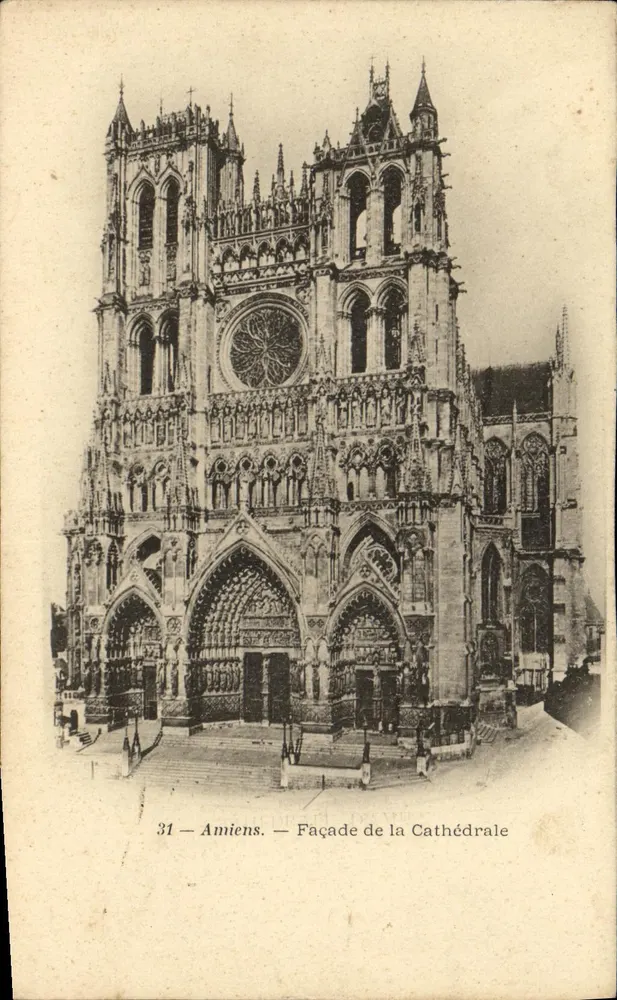 Amiens — Fachada da Catedral — n°31 - Frente