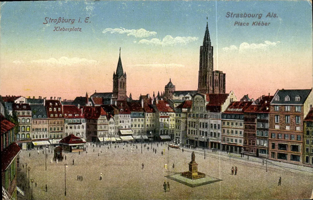 Strasbourg — Place Kléber — vista panorâmica com a catedral e o monumento central — editor: Verlag J. B. Blüth, Straßburg i. E. - Frente