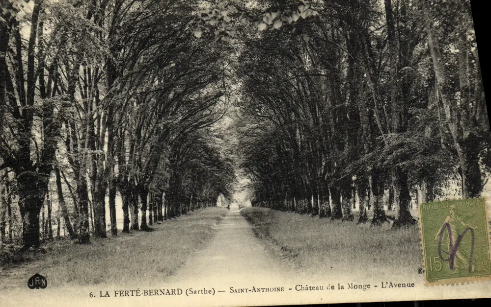 LA FERTÉ-BERNARD (Sarthe) — SAINT-ANTHOINE — Schloss der Monge — Die Avenue - Vorderseite