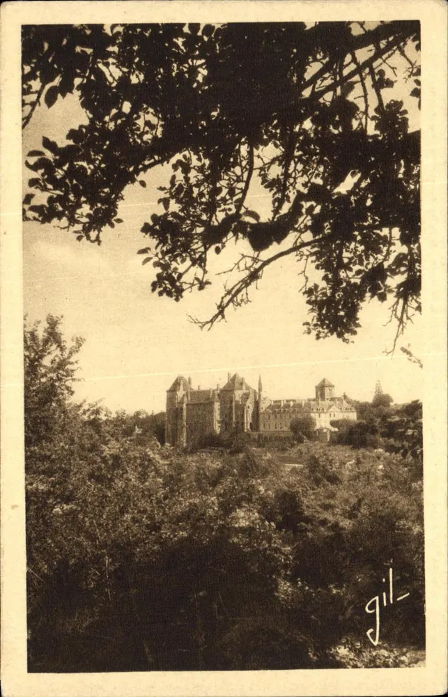 Solesmes (Sarthe) — O ninho da vegetação — gil- - Frente