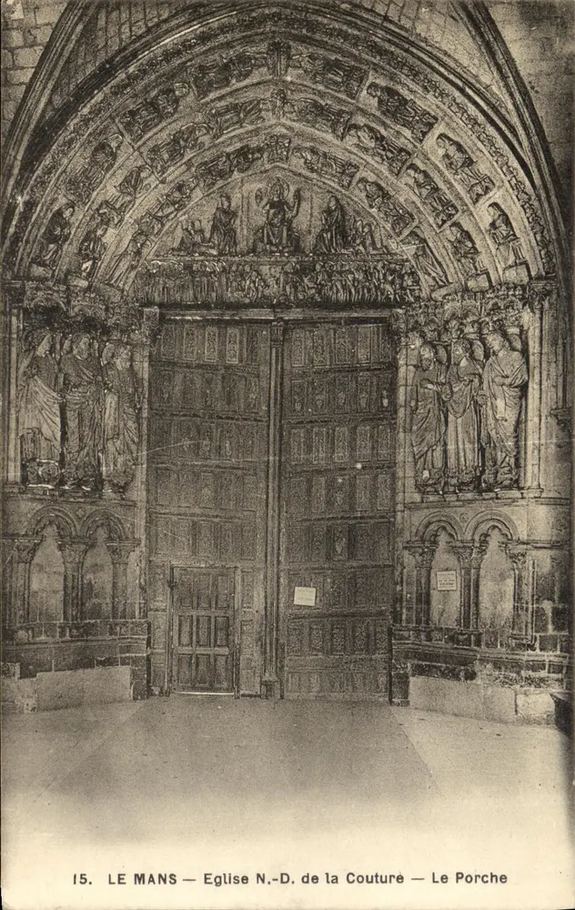 Le Mans — Kirche Notre-Dame de la Couture — Der Portalbereich - Vorderseite
