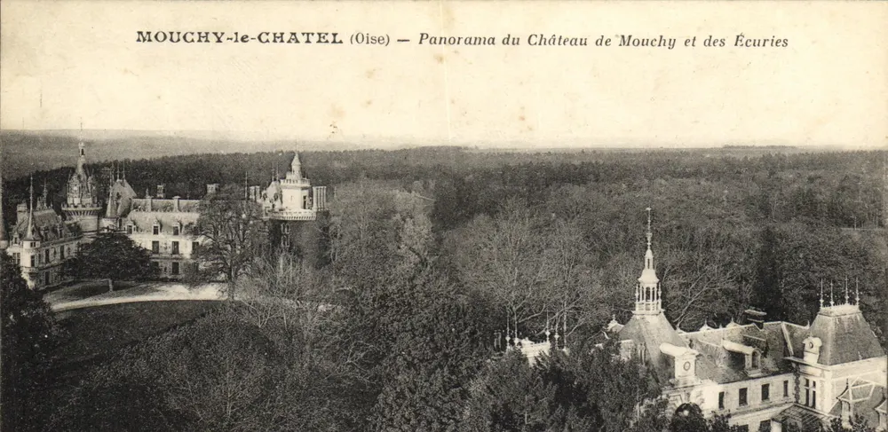 Mouichy-le-Châtel (Oise) — Panorama do Castelo de Mouichy e das Estabulagens - Frente
