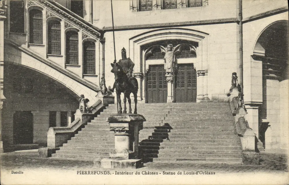 Pierrefonds - Innenansicht des Schlosses - Statue von Louis d'Orléans — Decelle - Vorderseite