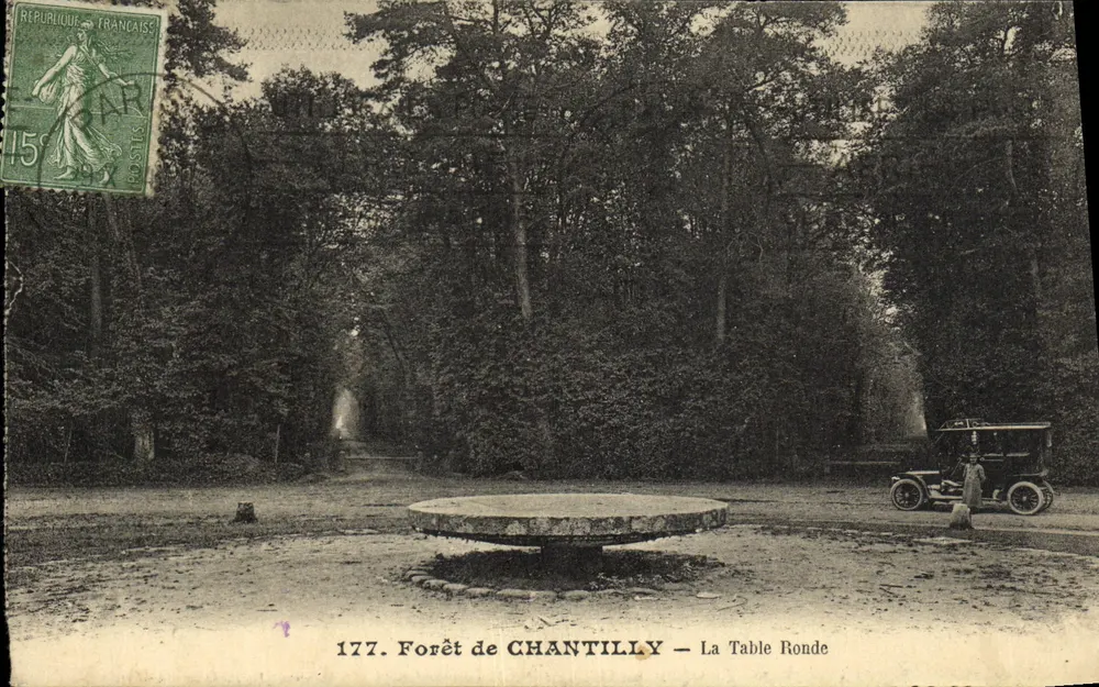 Floresta de Chantilly — A Mesa Redonda — Editor: C. P. M. n° 177 - Frente