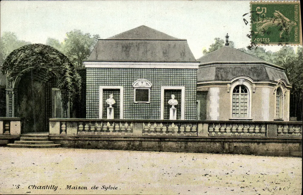 Chantilly. Casa de Sylvie — L.V. & Cie - Frente
