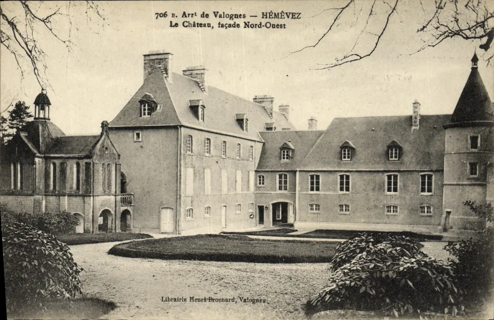 Schloss Valognes — Nordwestfassade — Librairie Henri Brochard, Valognes - Vorderseite