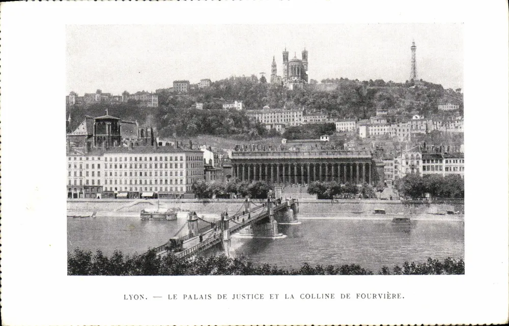 Lyon — Das Justizpalast und der Fourvière-Hügel - Vorderseite