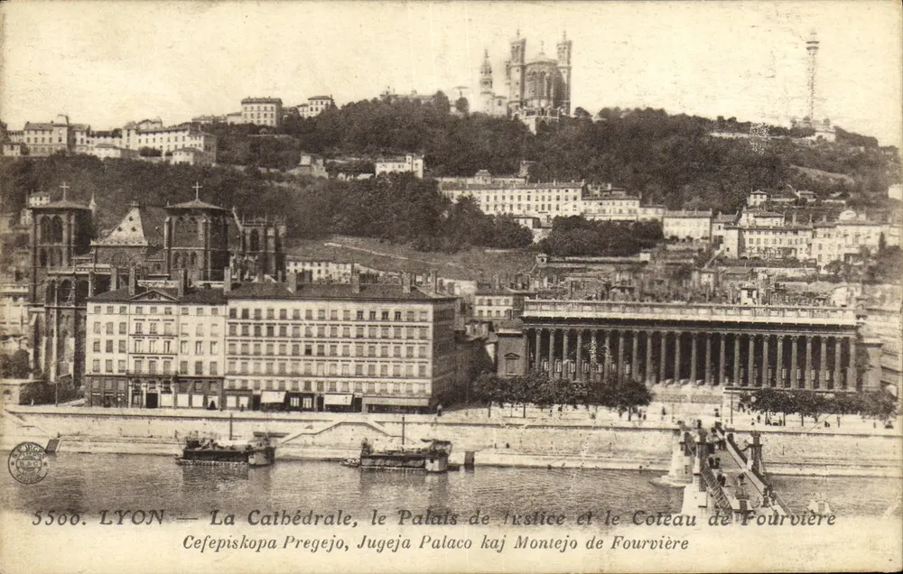 LYON — Die Kathedrale, das Palast der Gerechtigkeit und der Fourvière-Hügel - Vorderseite