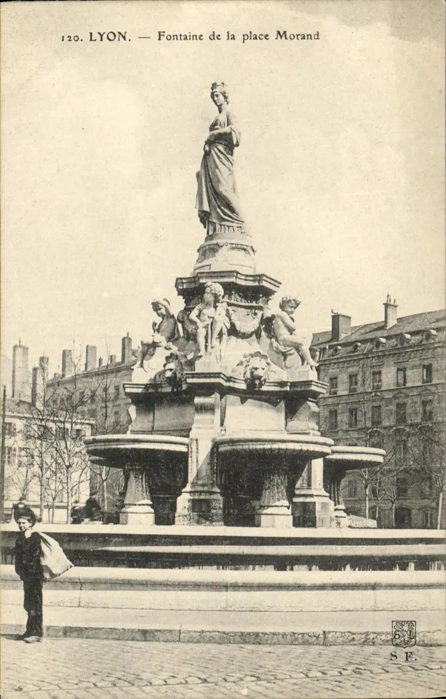 LYON — Fonte da praça Morand — SF - Frente