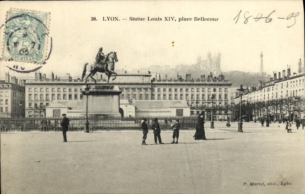 LYON — Statue Louis XIV, Place Bellecour — P. Martel, Verlag, Lyon - Vorderseite