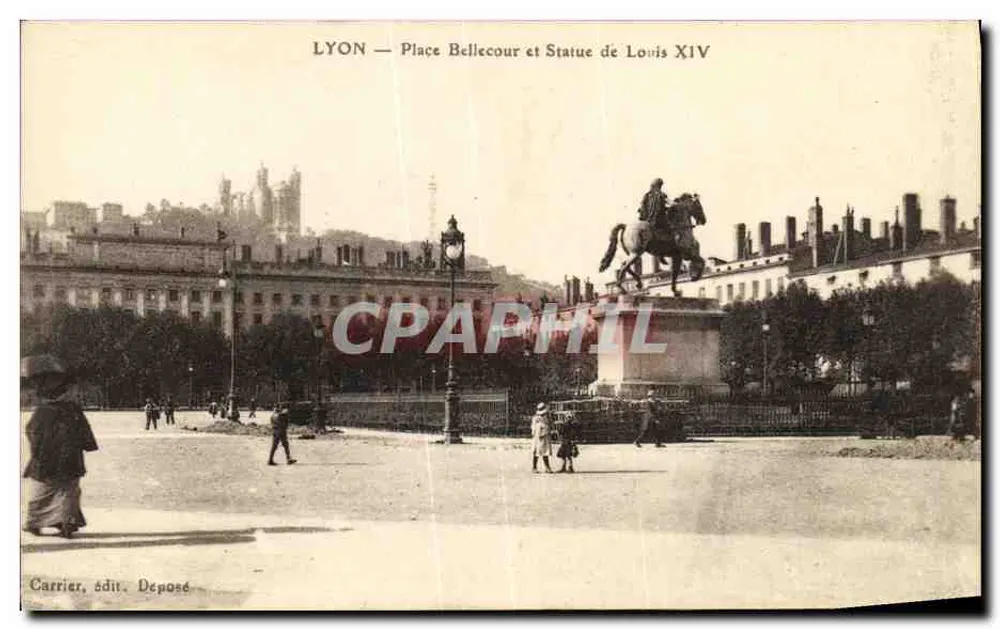 LYON — Place Bellecour und Statue von Louis XIV — Carrier, Verlag. Einlieferung - Vorderseite