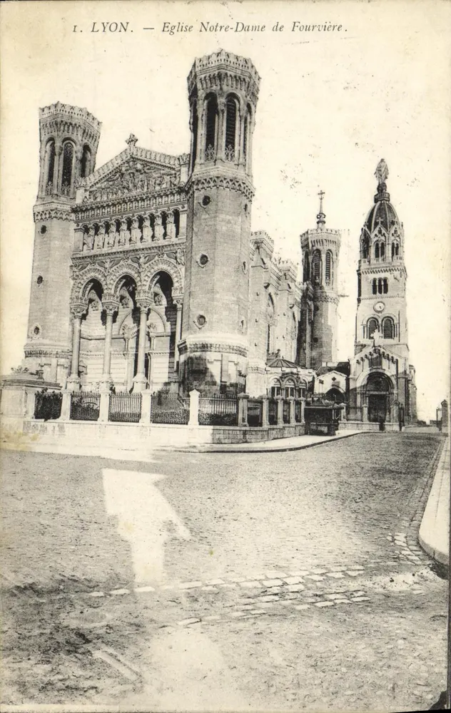 Lyon — Igreja Nossa Senhora de Fourvière — P. Rossicaud, editor - Frente