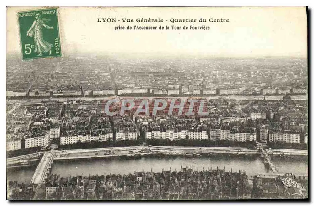 LYON - Allgemeiner Blick - Zentrumsviertel - Blick vom Aufzug der Fourvière-Turm - Vorderseite