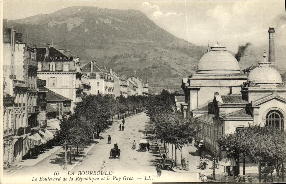 La Bourboule — Le Boulevard de la République et le Puy Gros — LL. — n°16 - Vorderseite