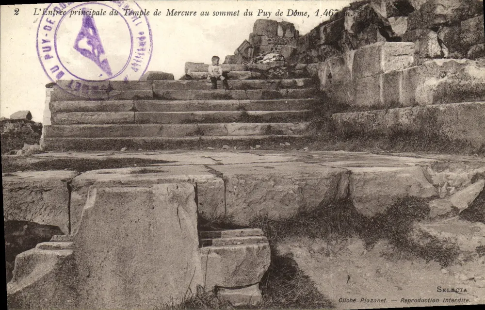 Tempel des Merkur — Haupteingang oben am Puy de Dôme, 1,467 m. — Cliché Plazanet, Selecta - Vorderseite