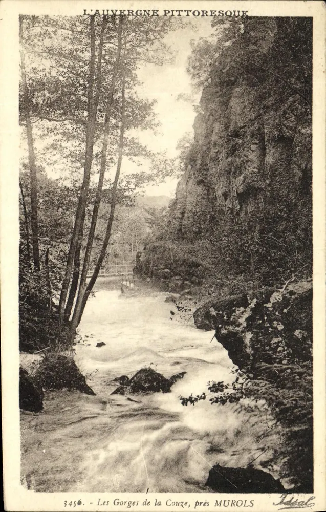 As Gorges da Couze, perto de MUROLS — A Auvergne pitoresca — Edição Ideal, n° 3456 - Frente