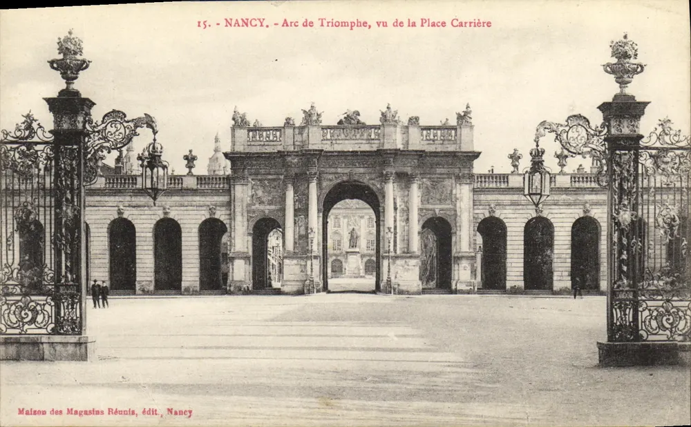 Nancy - Arco do Triunfo visto da Praça Carrière — Maison des Magasins Réunis, editor Nancy, n°15 - Frente
