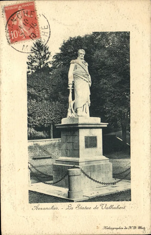 Horanches - A Estátua de Vallhubert — Kéliographie de N.D. Phot. - Frente