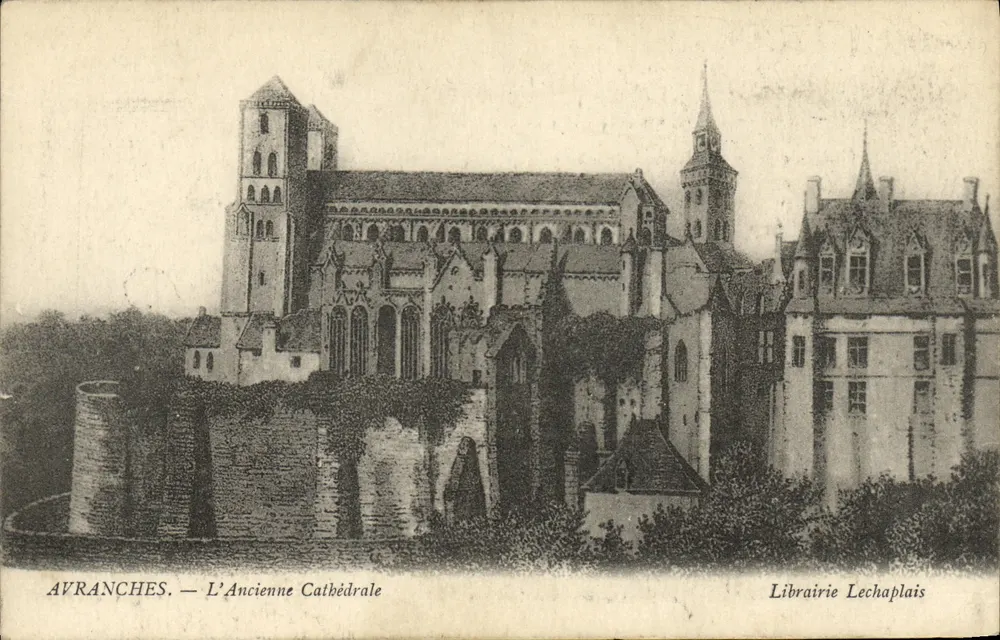 Avranches — A Antiga Catedral — Livraria Lechaplais - Frente
