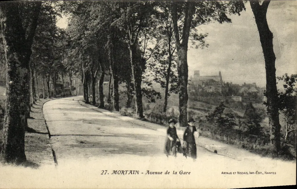 MORTAIN - Avenue de la Gare — Artaud et Nozaïs, Uitgever, Nantes - Voorkant