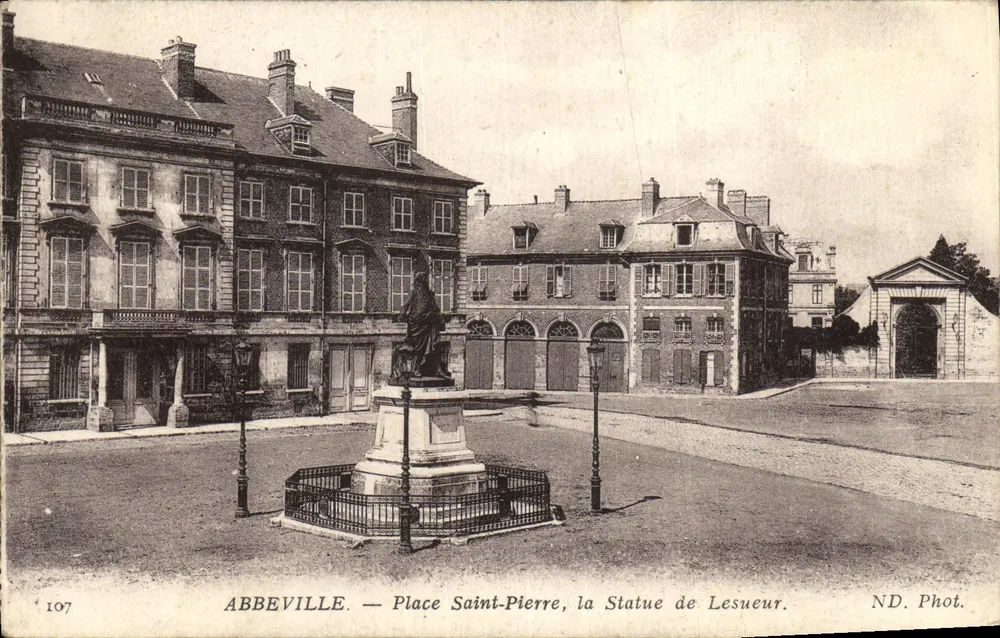 Abbeville — Place Saint-Pierre, die Statue von Lesueur — ND. Phot. - Vorderseite