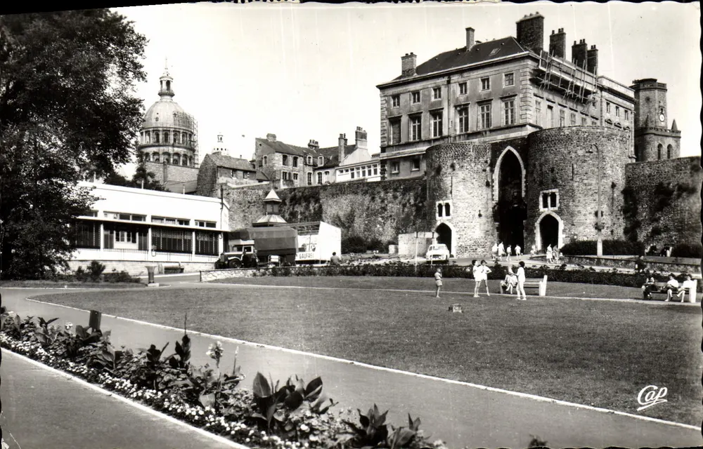 Boulogne-sur-Mer — Platz und Tor der Dünen — Cap - Vorderseite